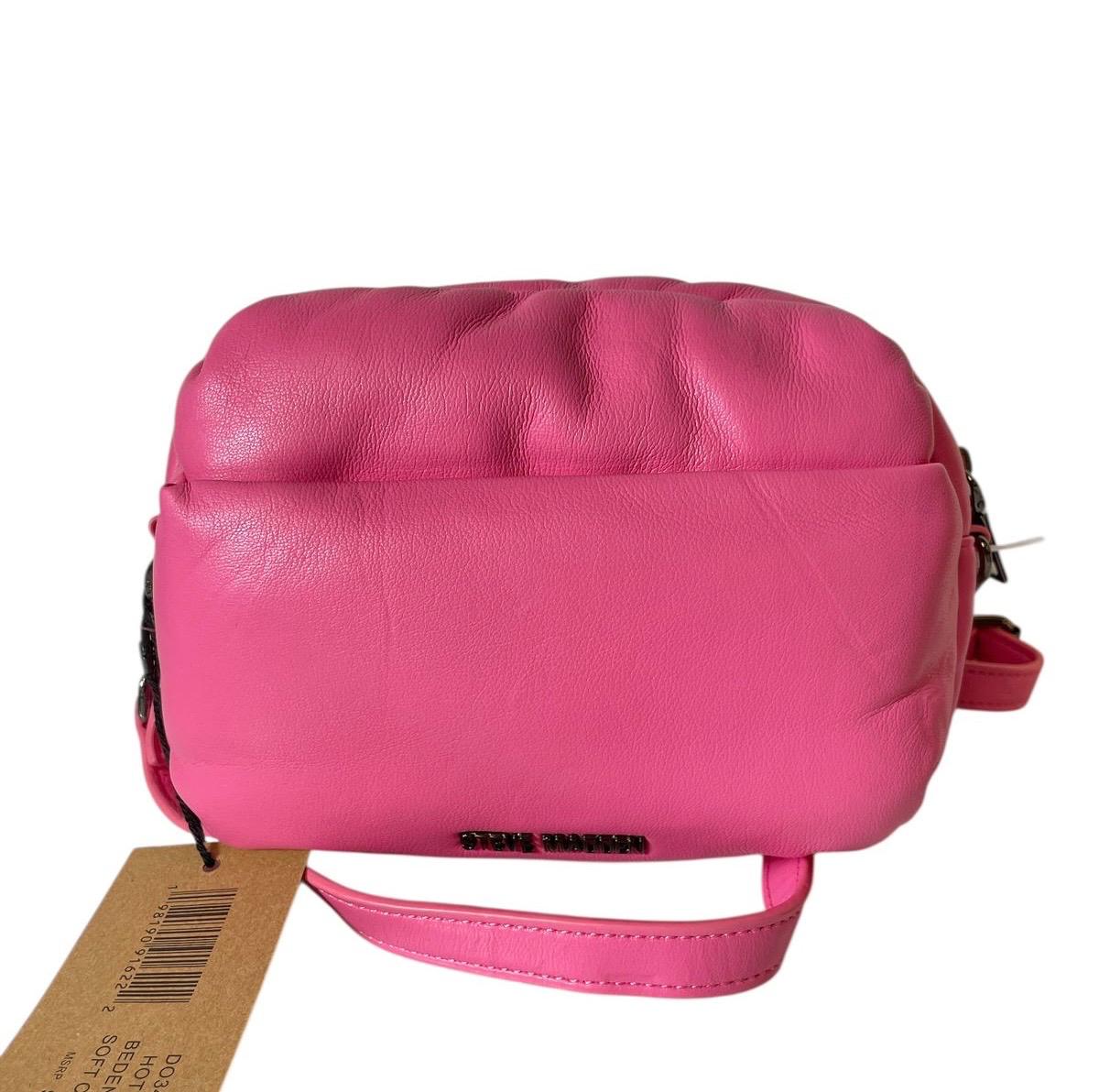 Bolsa tipo cámara rosa Steve Madden | Estilo audaz y compacto para tu día a día