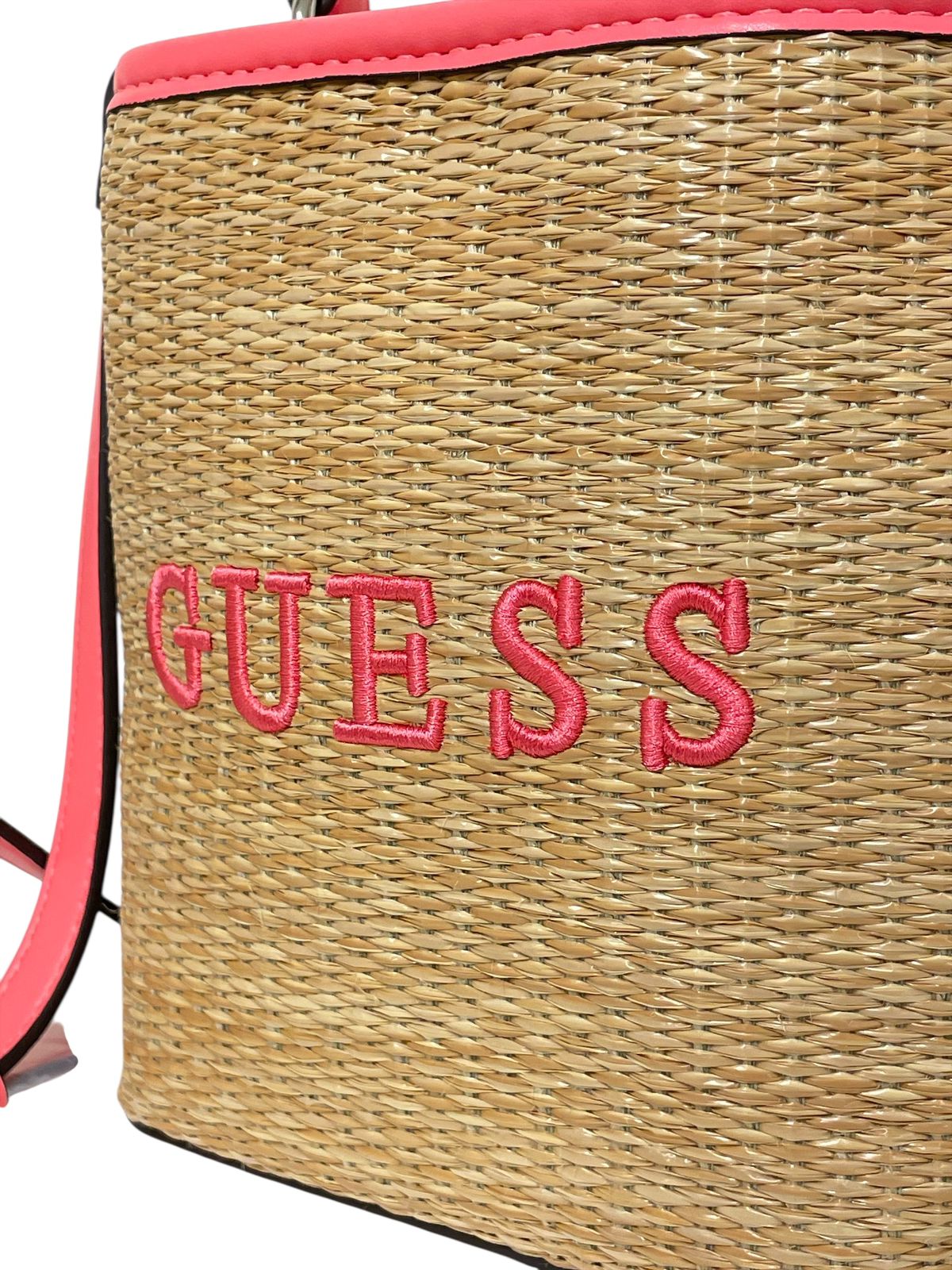 Bolsa GUESS Natural & Coral | Estilo Verano Chic