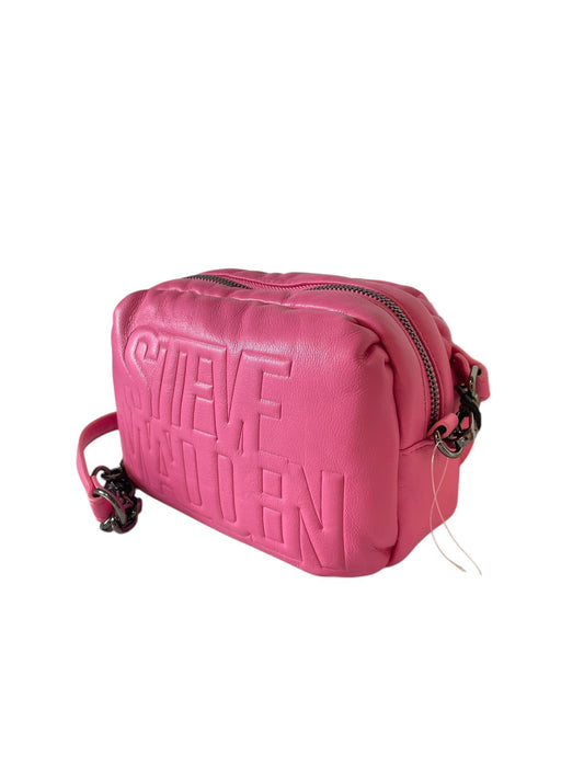 Bolsa tipo cámara rosa Steve Madden | Estilo audaz y compacto para tu día a día