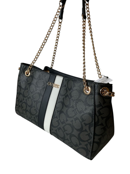 Bolsa GUESS Monograma Black & White | Estilo y poder en cada paso